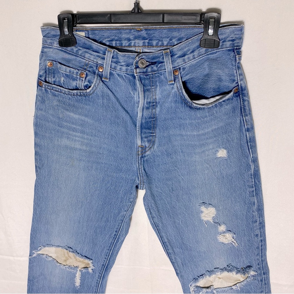 Levi’s 501 Light Wash Distressed DIY Patched Relaxed Straight Leg Jeans 27 - Picture 16 of 16